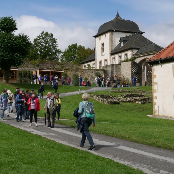 Marktgeschehen

Foto: LWL (öffnet vergrößerte Bildansicht)