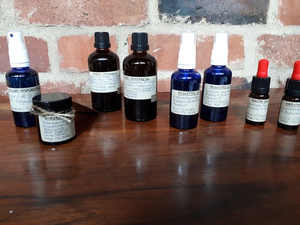 Kräuterprodukte von den Angermunder Schwestern.

Foto: Benediktinerinnen Angermund