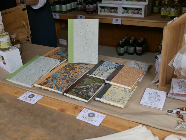von Hand gebundene Bücher aus dem Kloster Stiepel

Foto: LWL/Pillen