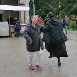 Foto von der Musikkapelle, die auf dem Marktgelände spielt.
Foto: LWL