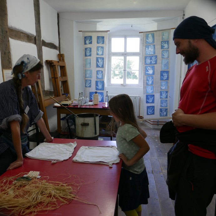 Indigo-Färbewerkstatt auf dem Klostermarkt

Foto: LWL/Klünder (öffnet vergrößerte Bildansicht)