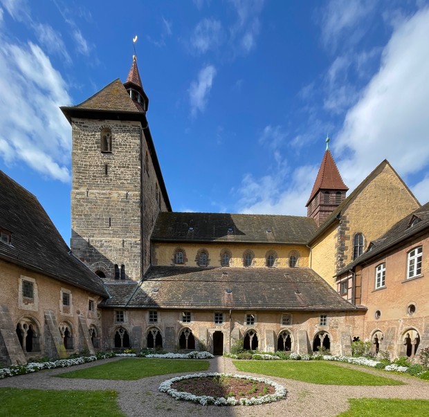Auf dem Bild ist der Kreuzhof von Stift Fischbeck zu sehen.
Foto: SJackwert