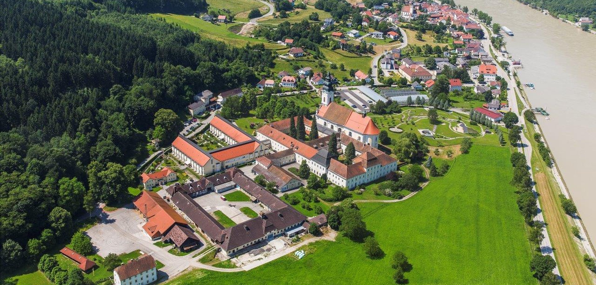 Das Stift Engelszell aus der Vogelperspektive

Foto: Stift Engelszell