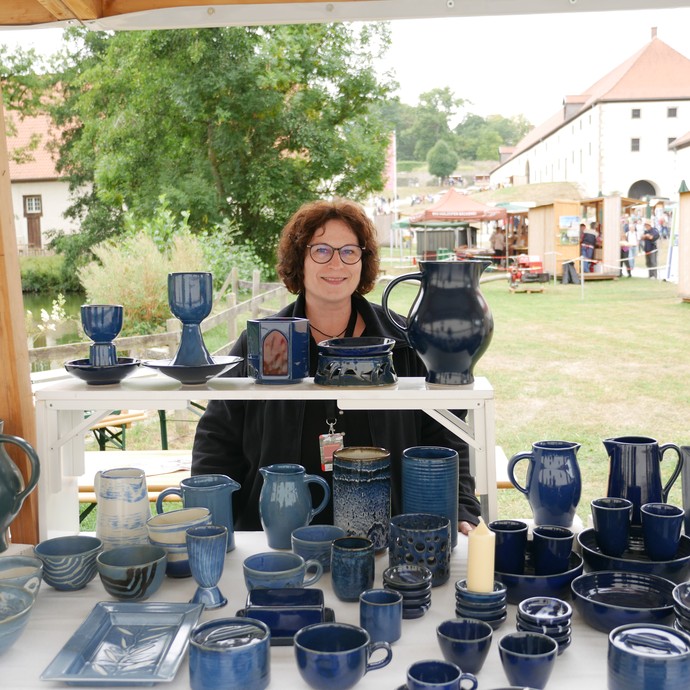 Verkauf von Keramik aus der Communauté de Taizé

Foto: LWL/Pillen (öffnet vergrößerte Bildansicht)