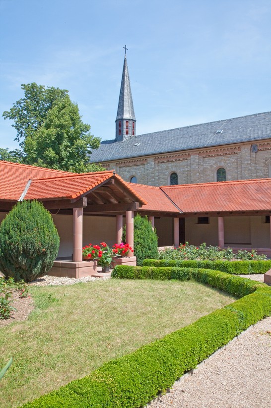 Auf dem Foto sieht mant das Klosterweingut Jakobsberg.

Foto: Klosterweingut Jakobsberg