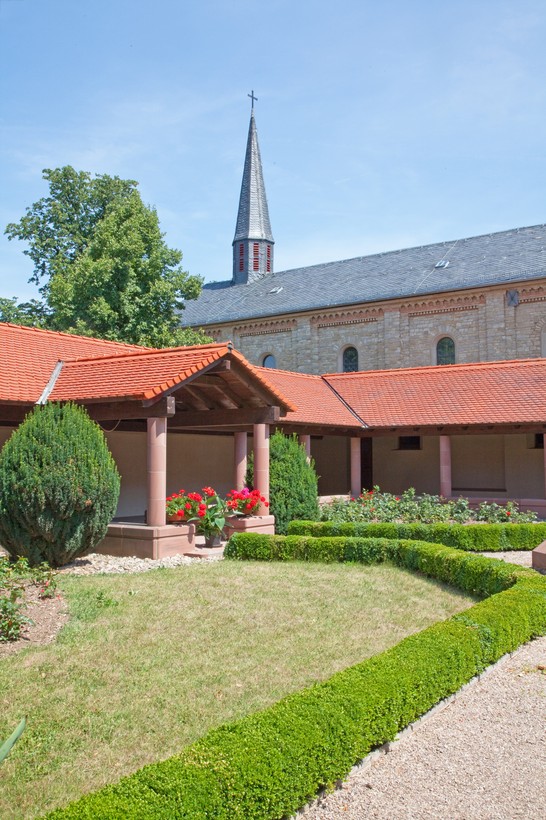 Auf dem Foto sieht mant das Klosterweingut Jakobsberg.

Foto: Klosterweingut Jakobsberg