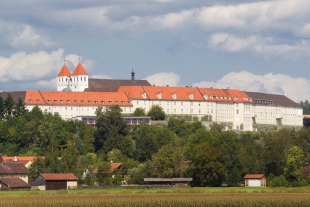 Auf dem Foto sieht man das Kloster in Mallersdorf.

Foto: Mallersdorfer Schwestern